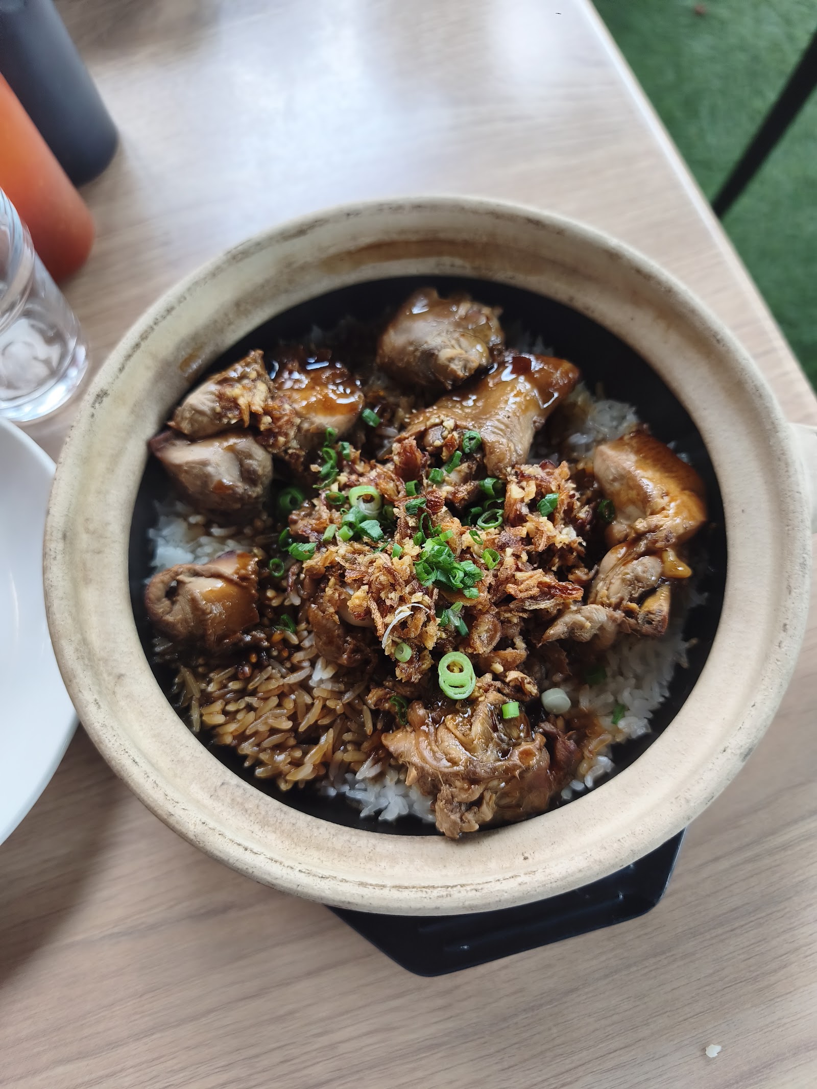 CLAYPOT NASI AYAM (Claypot Chicken Rice)